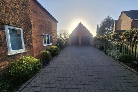 Driveway to Double Garage