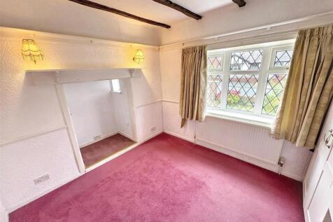 Downstairs bedroom.jpg