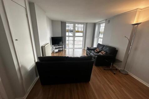 Thorn Court, Salford,  photo 4