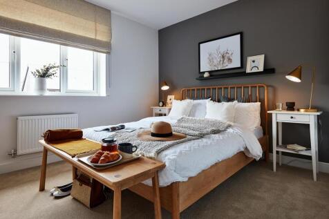 Double bedroom with storage space