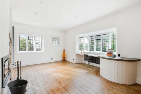 COLLEGE AVENUE (18).jpg