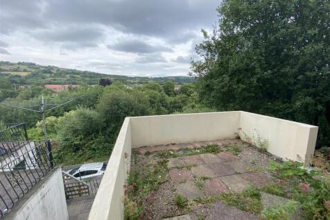 4RT Front of House View.JPG