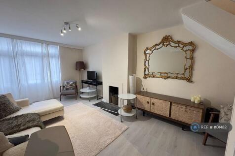 Spacious Open Plan Living &amp; Dining Room