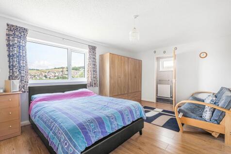 Bedroom with en suite