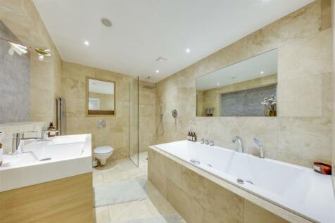 En-suite Bathroom Alt