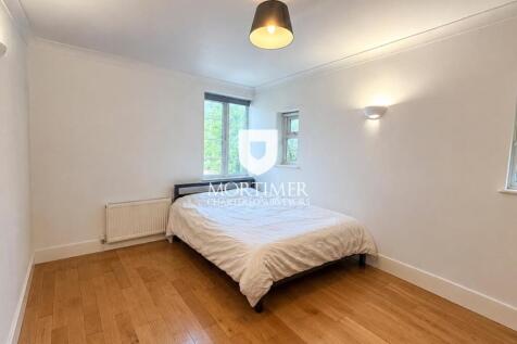 Powys Court, Bowes Road, London photo 4