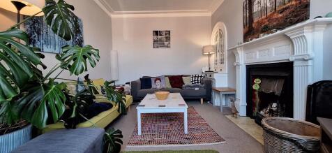 LIVING ROOM.jpg