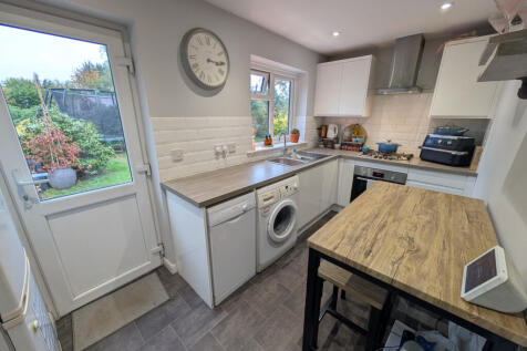 Woodfield Drive, West Mersea, CO5 8PX photo 4