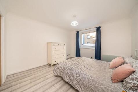 Boardwalk Place, Canary Wharf photo 4