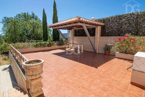 plot-property-spacious-detached-villa-countryside