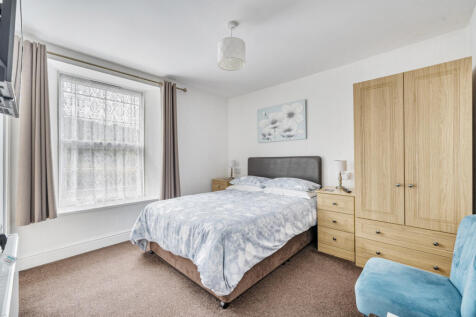 1319991-4-6878ff2...