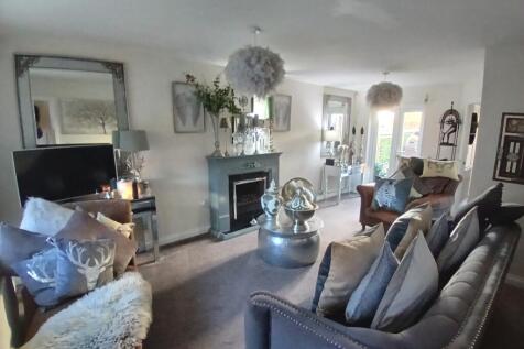 LOUNGE AND DINING ROOM