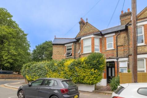 London, W3 - property photo