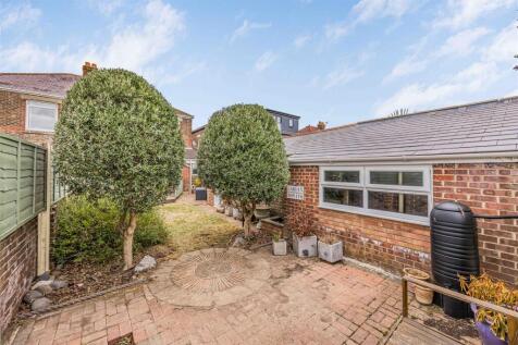 12 Amberley Road, Hilsea-Small-PorticoMarketing-So
