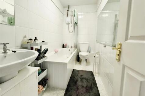 Hunters Close 11.jpg