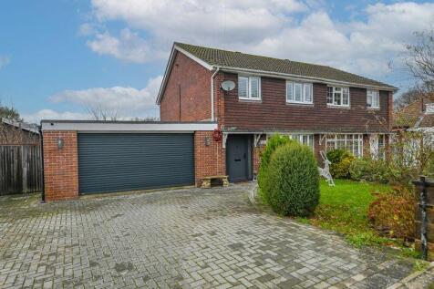 Waterlooville, PO8 - property photo