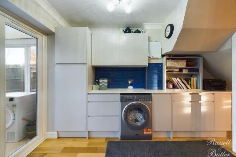 CAM02127G0-PR0094-STILL026