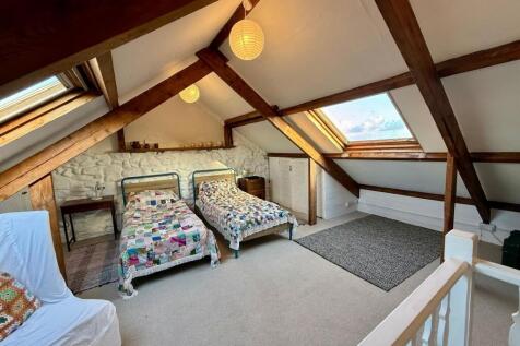 Loft room for storage 