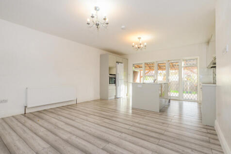 Whitchurch Lane, Edgware, HA8 photo 4