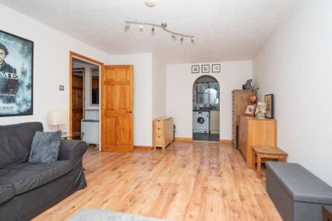 Watford, WD25 - property photo