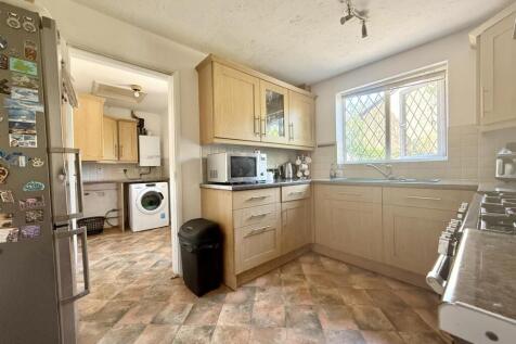 Kitchen1.jpg