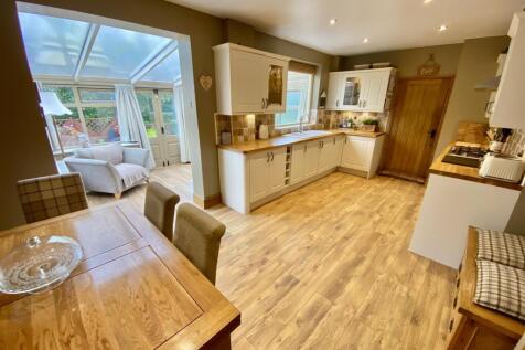 Bramleys Estate Agents - Moor Lane - Gomersal (16)