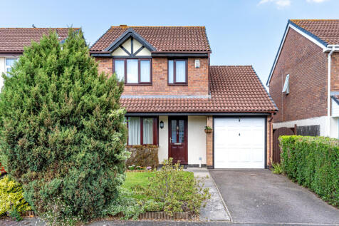 2 Warren Close Front Externals-1