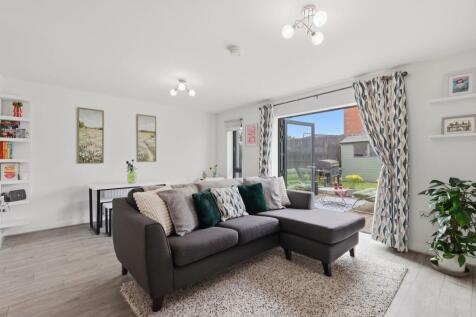 Lounge/ Dining Room