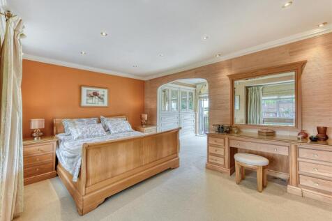 49 Sabrina Road-bed1c.jpg