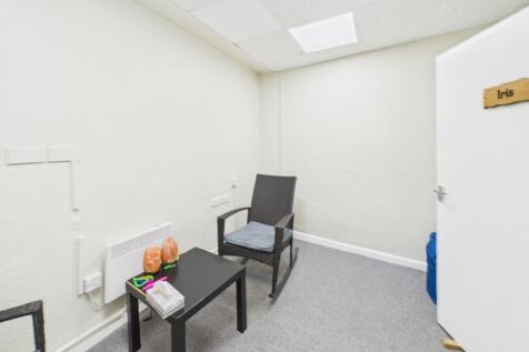 CAM01791G0-PR0158-STILL009