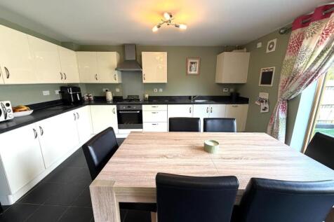 Kitchen.JPG