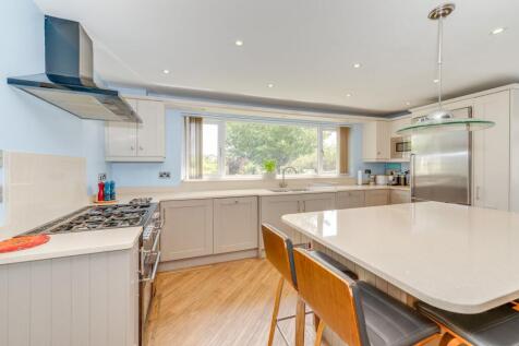 KITCHEN, DINER AND LIVING ROOM