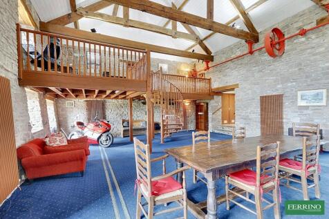 Mezzanine / Office Area