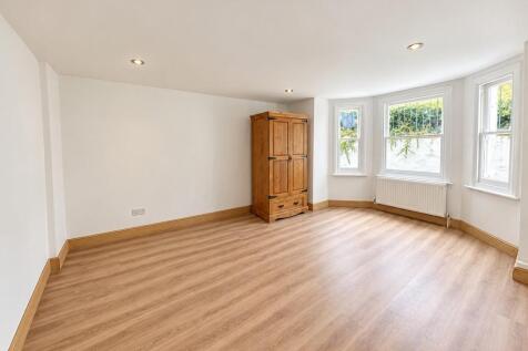 bedroom-bay-window.jpg