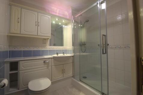 BATHROOM.JPG