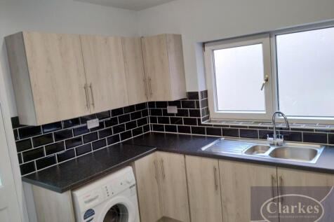 Acton Road, Wallisdown photo 3
