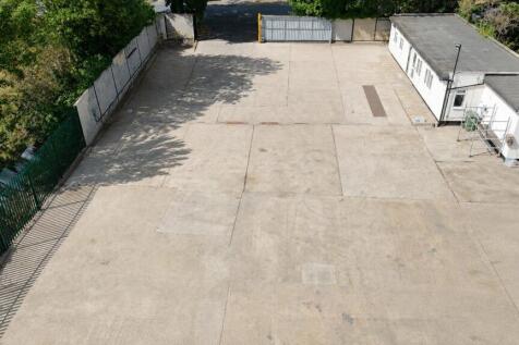 Yard front 2