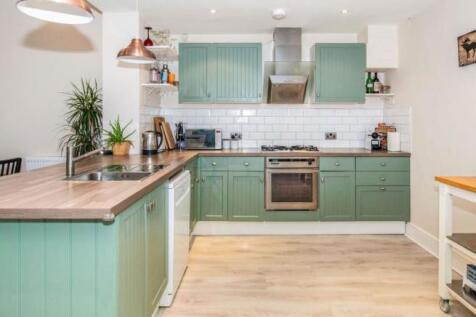 Larchfield Road, Maidenhead photo 2