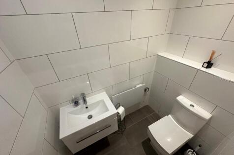 Cloakroom/wc