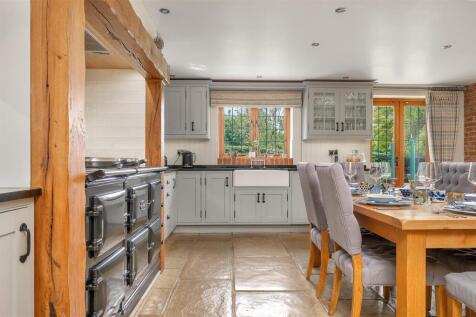 August Lodge PH-44.jpg