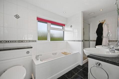 Ensuite to Master Bedroom.jpg