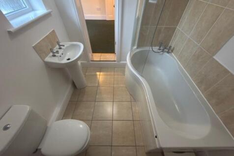 The Grove, Bedford, MK40 photo 3