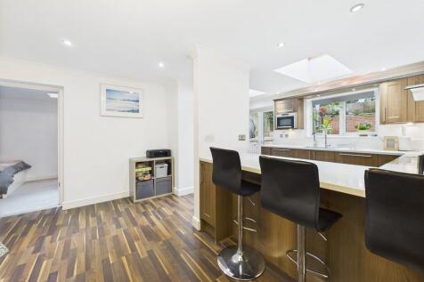 CAM03974G0-PR0196...