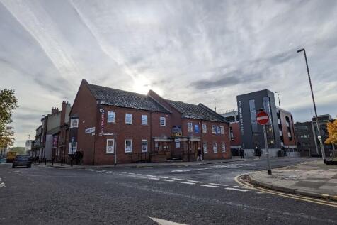 Beaumont St frontage