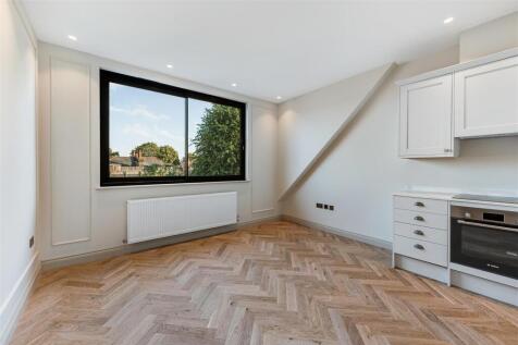 F6, 32 Creffield Road (1).jpg