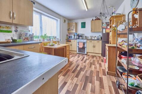 Fitted Dining Kitchen to Front