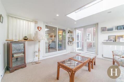 Hadleigh Estate Agents-18.jpg