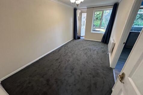 Webburn Gardens West End Southampton photo 5