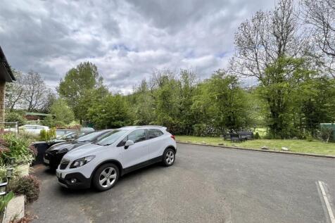 Parking &amp; Gardens