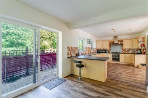2 - kitchen diner family room.jpg